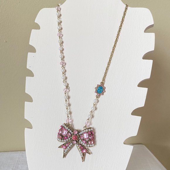 Betsey Johnson Antique Gold Tone Crystal Bow Pendant Necklace - Picture 3 of 4